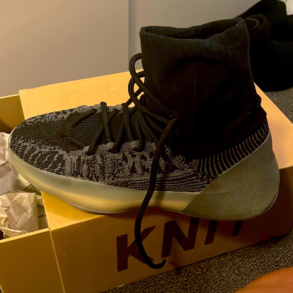 Brand New YZY BSKTBL KNIT